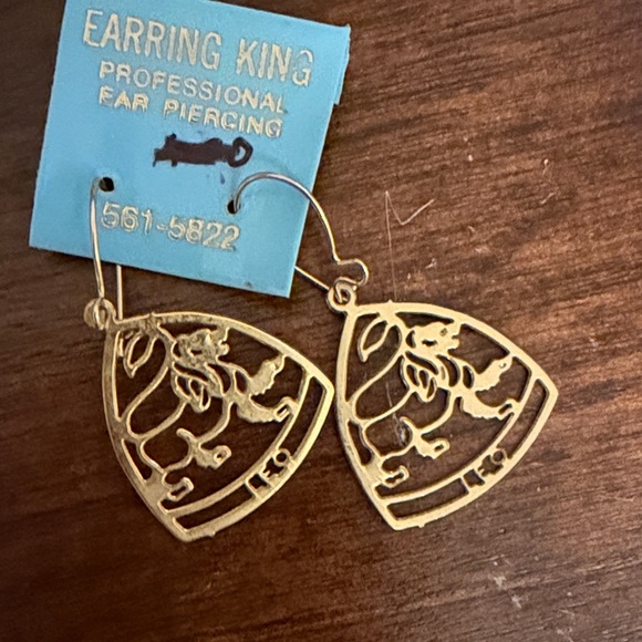 Accessories - Vintage 1979's Gold Leo Lion Earrings